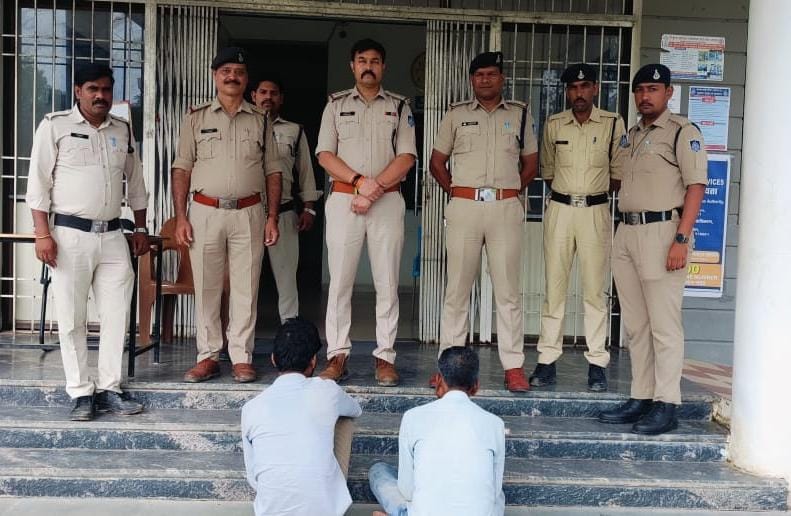 अजमेरी गार्डन के पास गाड़ी चढ़ा कर हत्या करने वाले दो आरोपियों को कोतवाली पुलिस द्वारा चंद घण्टों में किया गिरफ्तार