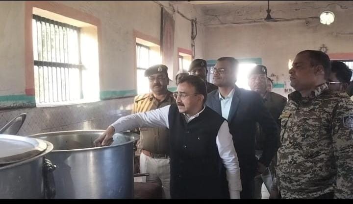 *जेल में रहने के समय का करें सदुपयोग – प्रधान जिला न्यायाधीश सोलंकी*