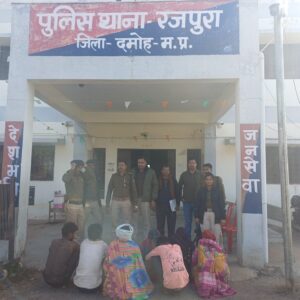 *गौवंश के आरोपी को पकड़ने गई पुलिस पर हमला सात आरोपी गिरफ्तार मुख्य आरोपी फरार*