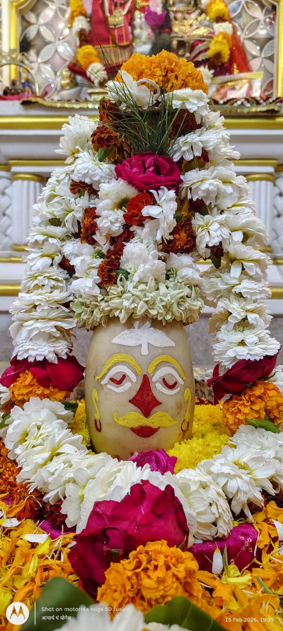 *महाशिवरात्रि पर भक्ति का उत्साह, शिवलिंग निर्माण और विशेष अभिषेक*