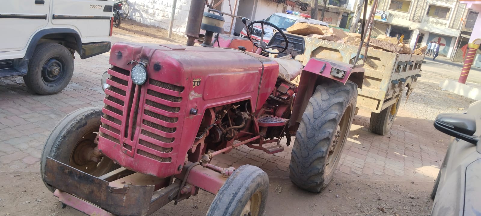 *जिले में अवैध खनिज परिवहन पर सख्ती, दो ट्रैक्टर जब्त, कार्रवाई जारी*