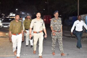 *होली और ईद को लेकर दमोह पुलिस अलर्ट, कोतवाली क्षेत्र में निकाला गया फ्लैग मार्च*