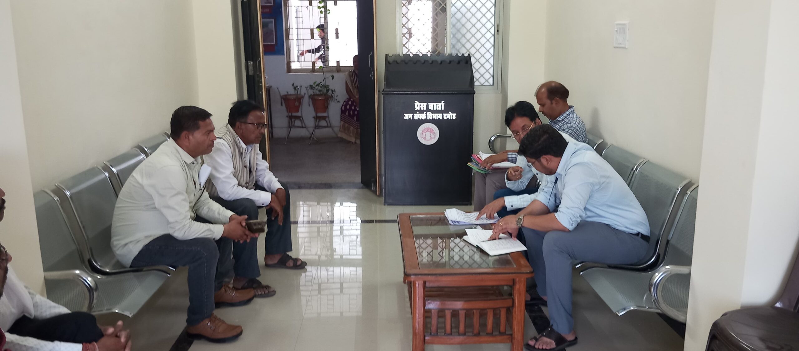 *संवेदनशील कलेक्टर के निर्देश के बावजूद नहीं पहुंची जांच टीम आंदोलनकारियों में आक्रोश*