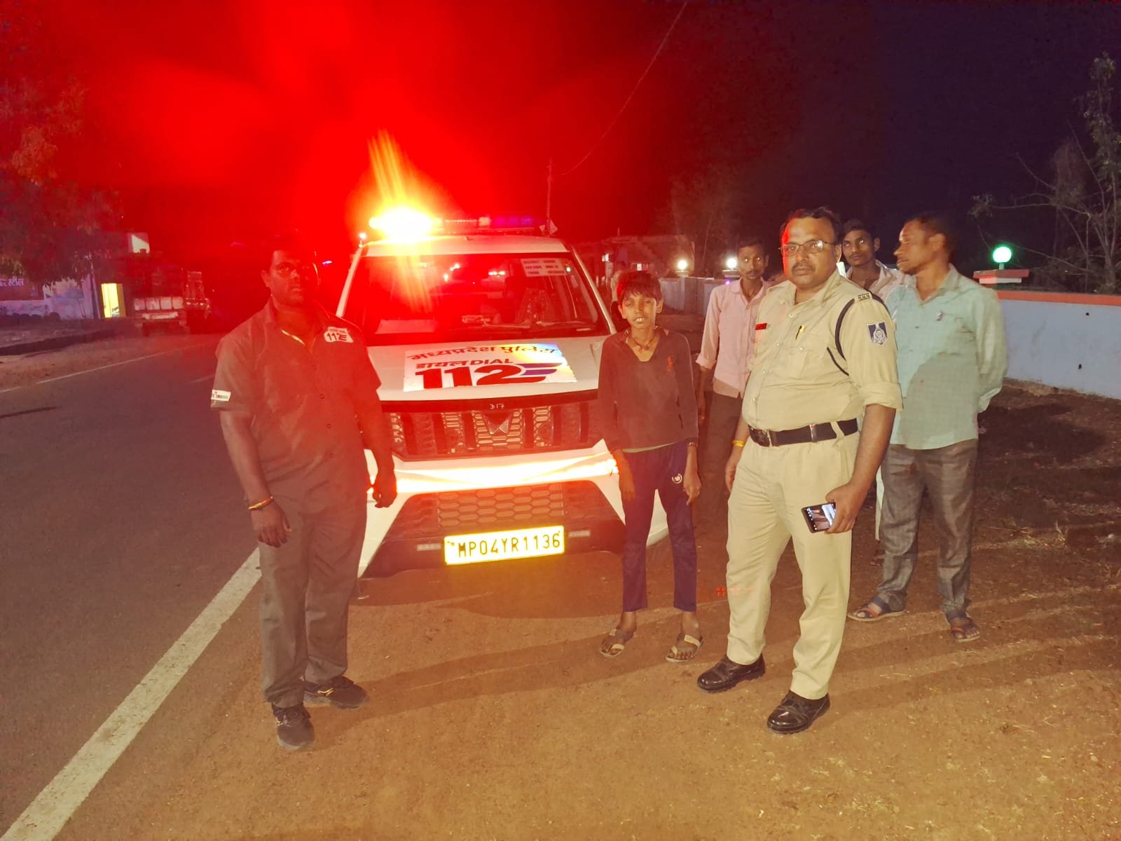 *डायल-112 की तत्परता से गुम बालक सकुशल मिला परिजनों के सुपुर्द*