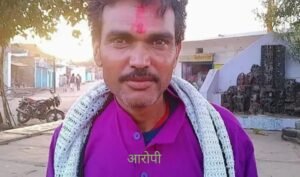 *दमोह में सनसनी नाबालिग से दुष्कर्म के आरोपी जनपद सदस्य ने ट्रेन से कटकर दी जान*