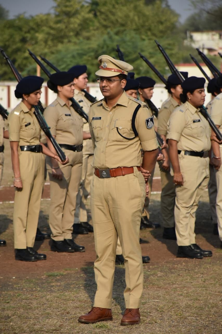 *एसपी आनंद कलादगी ने ली साप्ताहिक जनरल परेड की सलामी, उत्कृष्ट टर्नआउट वाले पुलिसकर्मी हुए सम्मानित*
