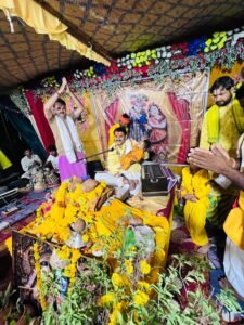 *श्रीमद्भागवत कथा में कृष्ण जन्मोत्सव पर झूम उठे श्रद्धालु*