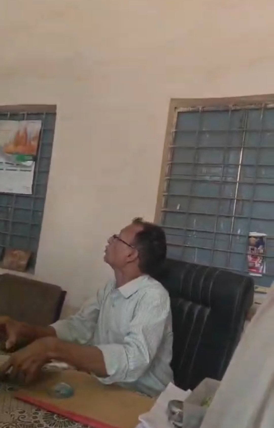 *सोशल मीडिया पर वायरल वीडियो के बाद पटवारी निलंबित एसडीएम पथरिया ने जारी किया आदेश*