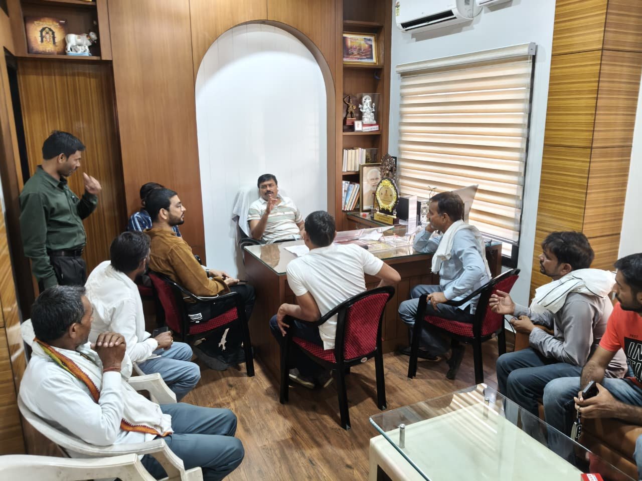 *राज्यमंत्री लोधी ने सुनीं क्षेत्रवासियों की समस्याएं त्वरित निराकरण के दिए निर्देश*