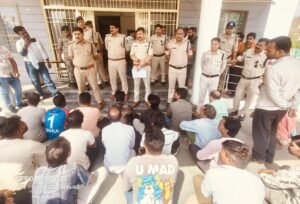 *कोतवाली पुलिस ने निगरानीशुदा एवं गुंडा बदमाशों की कराई परेड शांति व्यवस्था बनाए रखने की दी सख्त हिदायत*