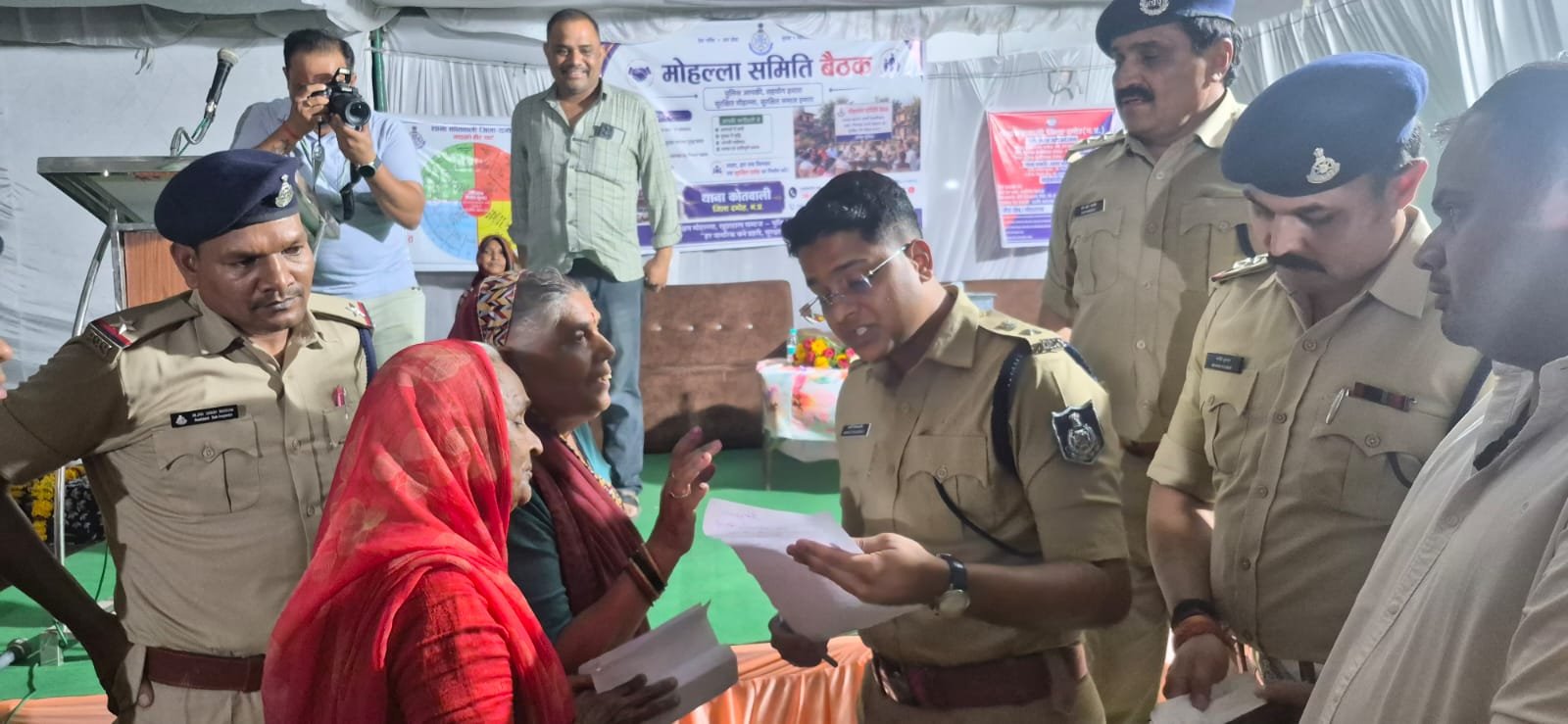 *पुलिस अधीक्षक आनंद कलादगी की अनोखी पहल फुटेरा वार्ड-4 में हुई मोहल्ला समिति की बैठक*