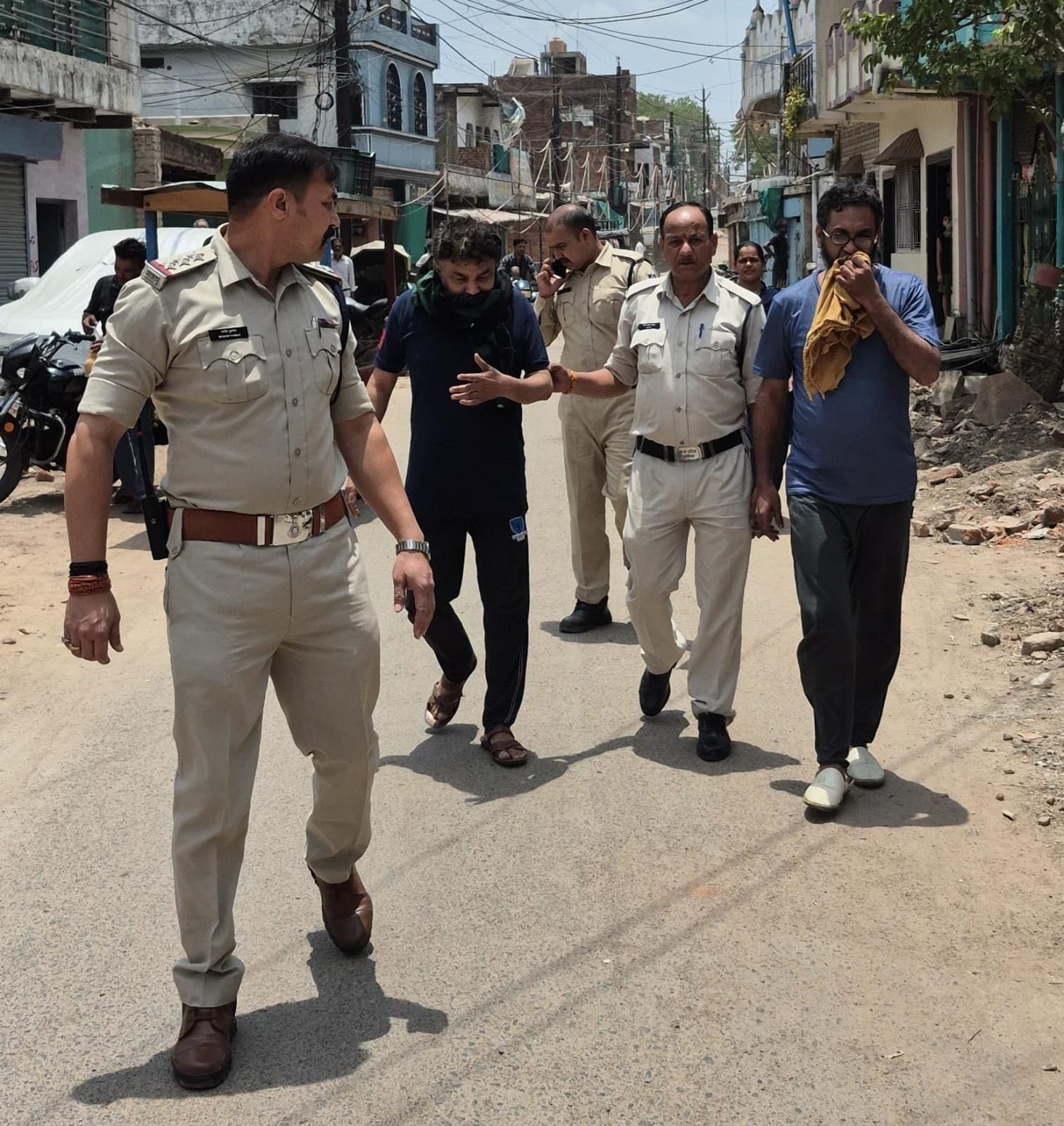 *नगर पालिका सीएमओ एवं कर्मचारियों के शासकीय कार्य में बाधा पहुंचाने वाले दो ईनामी आरोपी गिरफ्तार*
