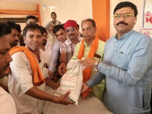 *मंत्री धर्मेंद्र सिंह लोधी ने किया अरहर एवं तिल बीज मिनिकिट का वितरण किसानों को कम अवधि वाली फसलों की दी सलाह*