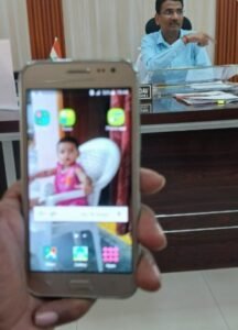 *झकझोर देने वाला मामला कलेक्टर बंगले की पुरानी दराज में मिला संदिग्ध मोबाइल जांच में निकला पूर्व कलेक्टर का*
