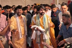 *बागेश्वर धाम के महाराज ने राज्यमंत्री लखन पटेल के निवास पर किया एक दिवसीय प्रवास*