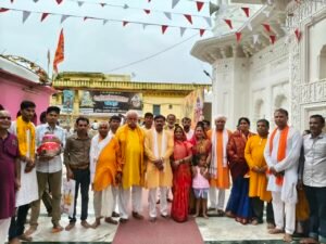 *राज्यमंत्री लोधी की 121 किमी कांवड़ यात्रा पहुंची बांदकपुर कांवड़ियों के साथ किया जलाभिषेक*