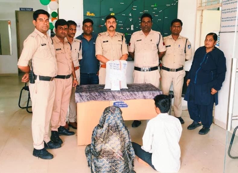 *दमोह कोतवाली पुलिस की बड़ी कार्रवाई 3 किलो 935 ग्राम गांजा जब्त पति-पत्नी गिरफ्तार*