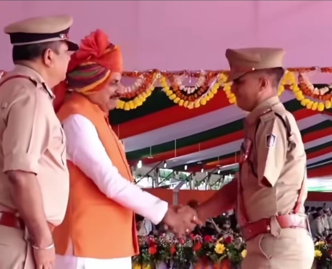 *स्वतंत्रता दिवस के अवसर पर भोपाल में मुख्यमंत्री डॉ. मोहन यादव ने किया सम्मानित*