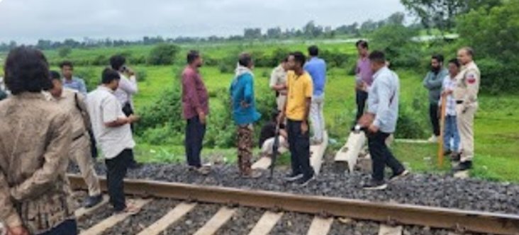 *एक ही परिवार के तीन लोगों की मौत से सनसनी बेटे के बाद माता-पिता की भी ट्रेन से कटकर मौत*
