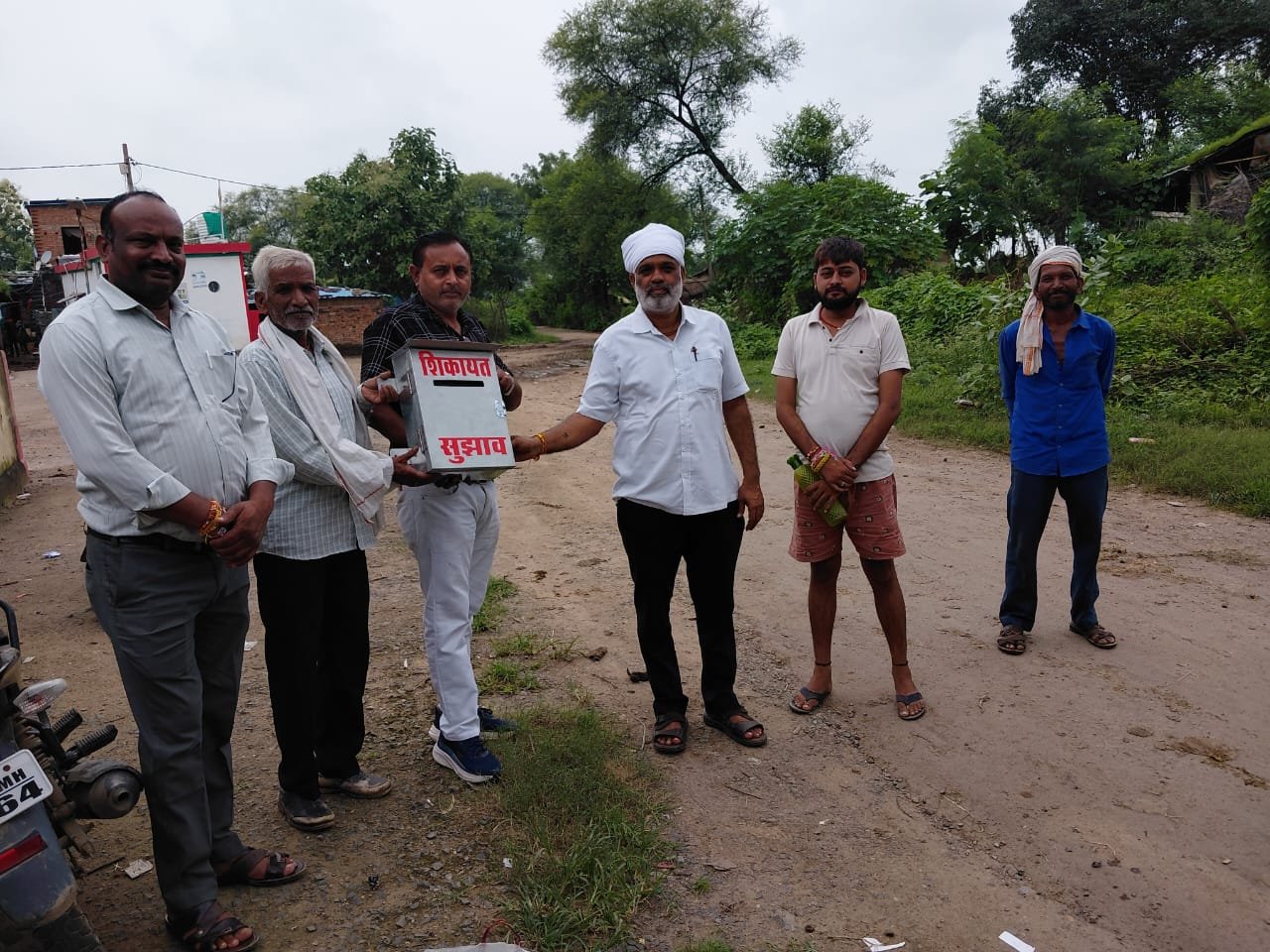 *ग्राम पंचायत मंडला में सरपंच वीरेंद्र पटेल की अनूठी पहल शिकायत एवं सुझाव पेटी लगाने की घोषणा से ग्रामीणों में उत्साह*