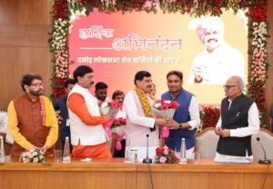 *दमोह को फोरलेन सड़कों की सौगात, 180 सदस्यीय प्रतिनिधिमंडल ने मुख्यमंत्री डॉ. मोहन यादव से मिलकर जताया आभार*