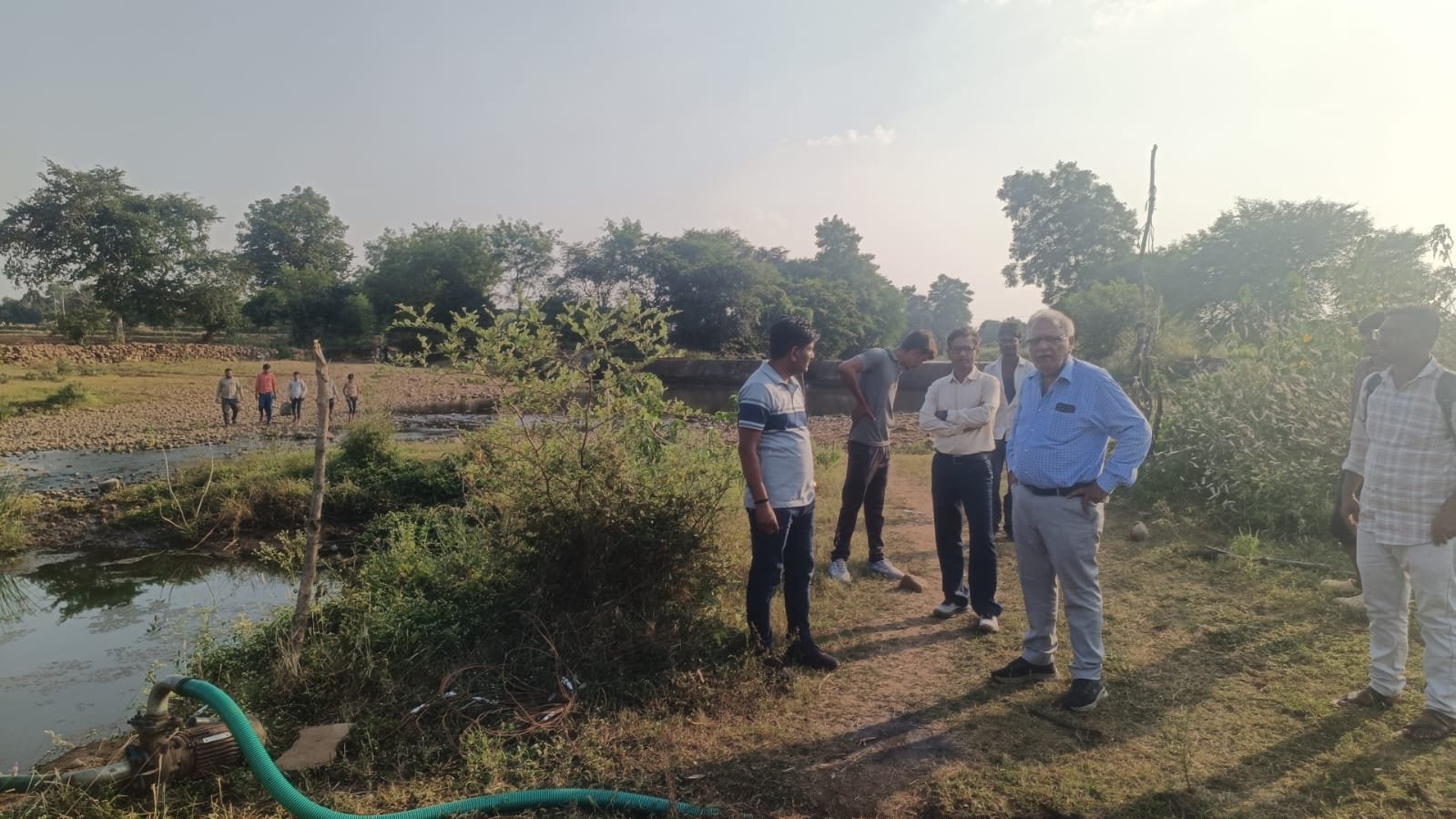 *बटियागढ़ में बिजली विभाग की सख्ती, कार्यपालन अभियंता ने किया औचक निरीक्षण*